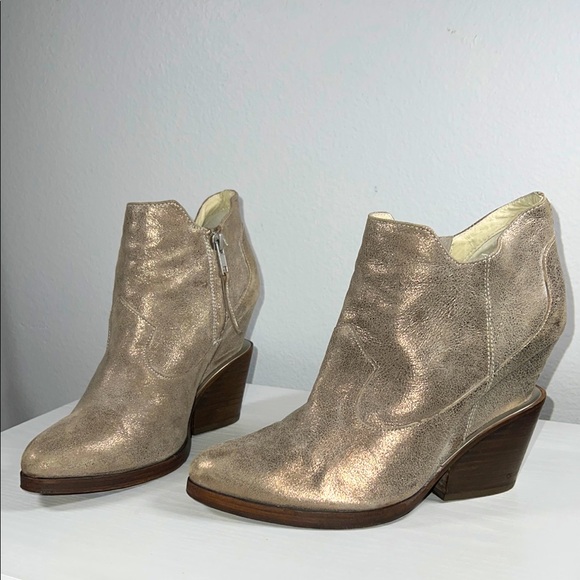 Ash Shoes - Ash Lula Womens Wedge Ankle Boot bootie with unique heel 39 Size 8.5